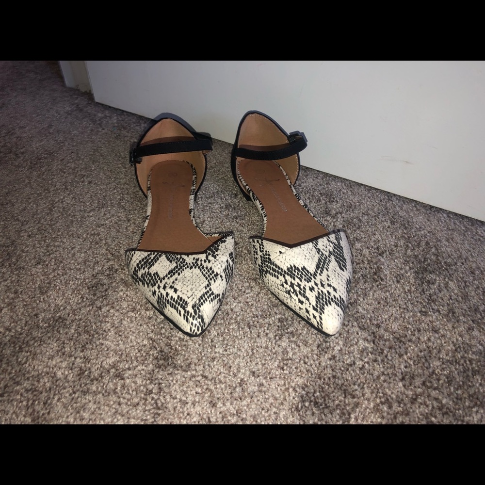 trendy snake print flats